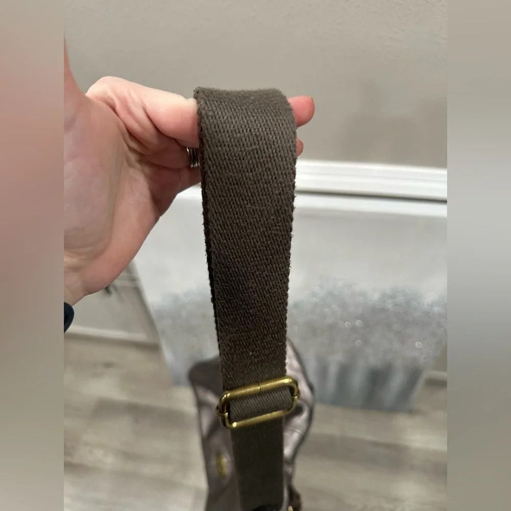 Fossil Explorer Foldover Metallic Pewter Leather - Picture 11 of 12